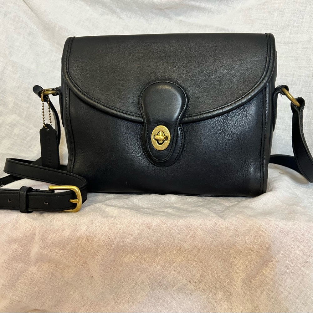 Vintage Coach Devon Bag 0857-312 Black Leather Turnlock Crossbody w Hangtag